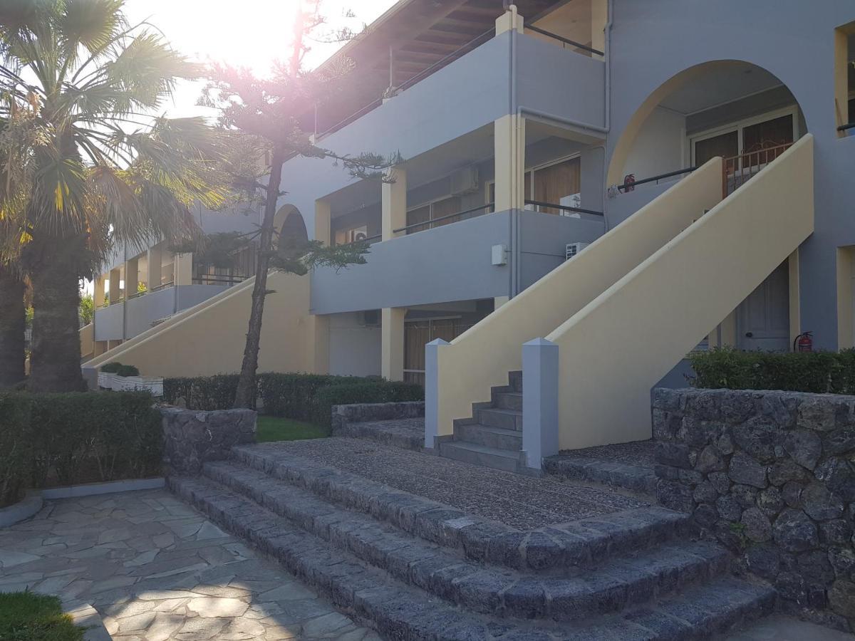 Asteraki ApartHotel Gouvia Bagian luar foto