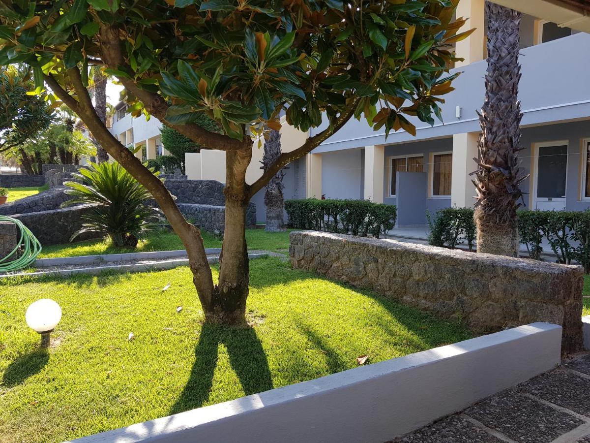Asteraki ApartHotel Gouvia Bagian luar foto