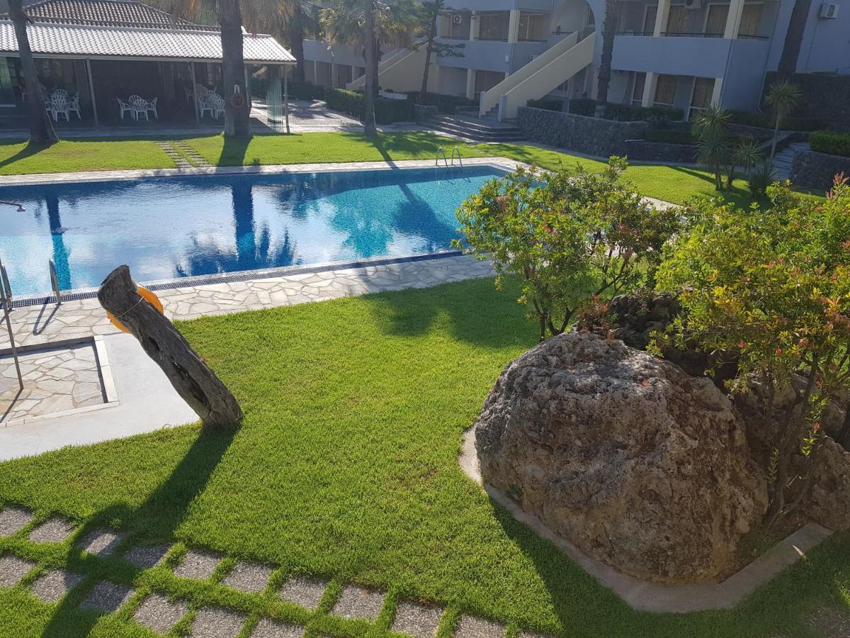 Asteraki ApartHotel Gouvia Bagian luar foto