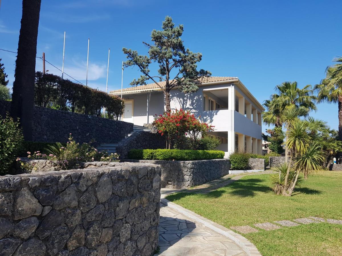 Asteraki ApartHotel Gouvia Bagian luar foto