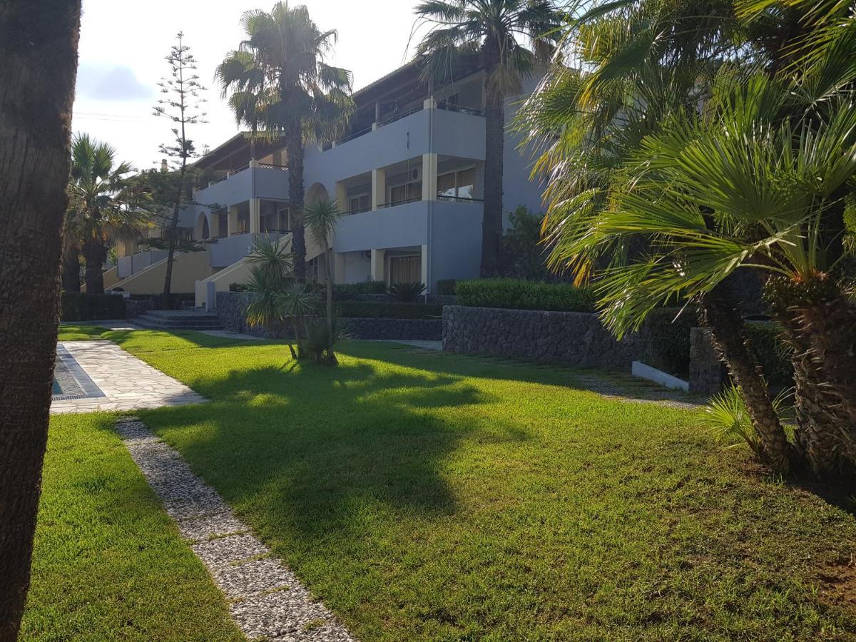 Asteraki ApartHotel Gouvia Bagian luar foto