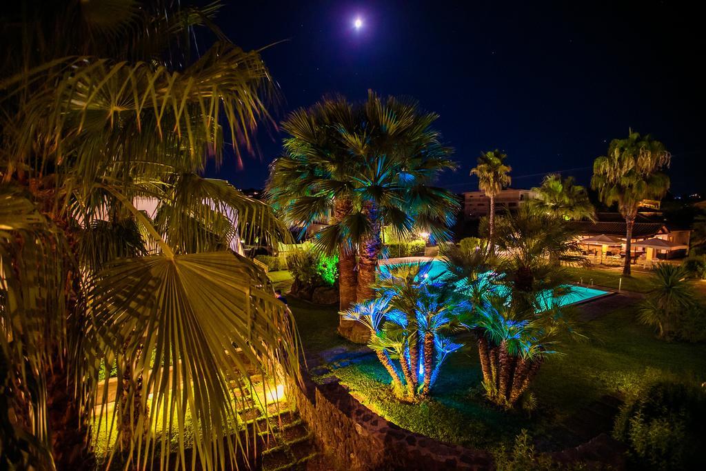 Asteraki ApartHotel Gouvia Bagian luar foto